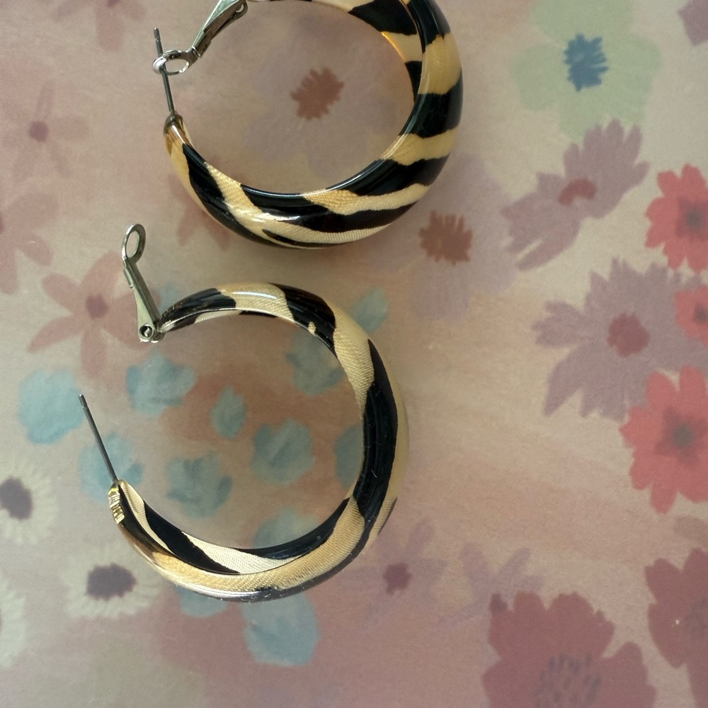 Elegant Black and Gold animal print Hoop Earrings